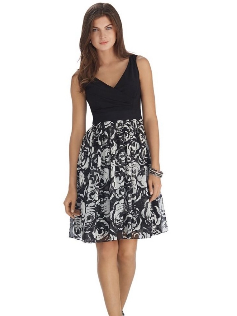 WHITE HOUSE‎ BLACK MARKET Dress Size 4 Floral Roses Sleeveless Fit Flare classic